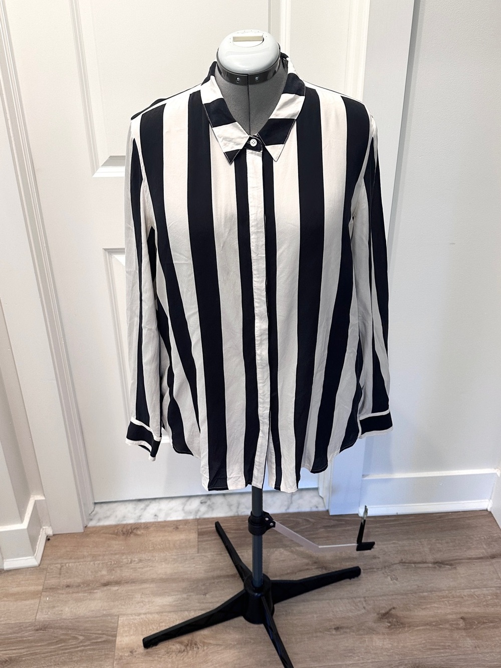 Womens Silk DarkestNavy/Black & White/Cream Vertical Stripe Button-Up Shirt US16